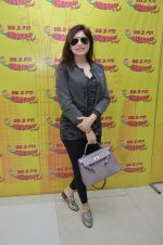 Kanika Kapoor at Radio Mirchi on 3rd Aug 2016